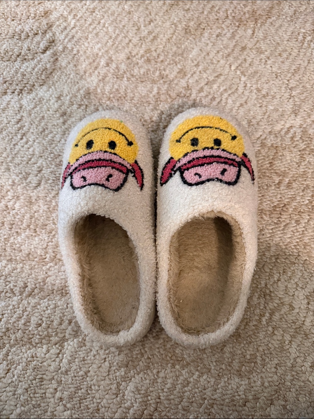 Katydid Cream Slip-On Slippers with Cowboy Smiley Face
